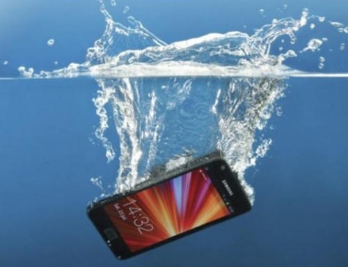 Cosa fare quando il telefono cade in acqua